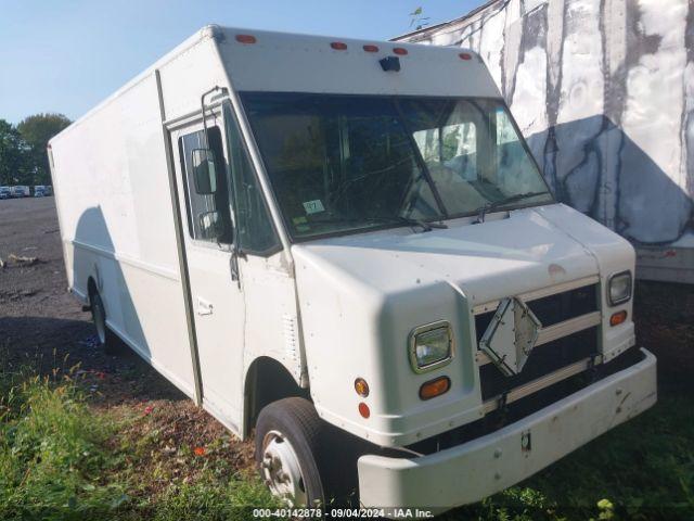  Salvage Freightliner Chassis