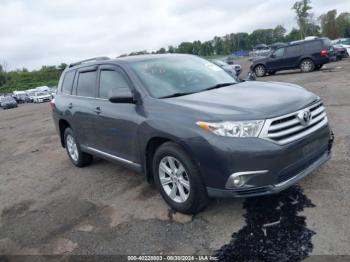  Salvage Toyota Highlander