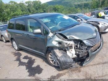  Salvage Toyota Sienna