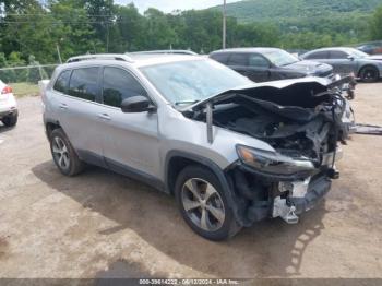  Salvage Jeep Cherokee