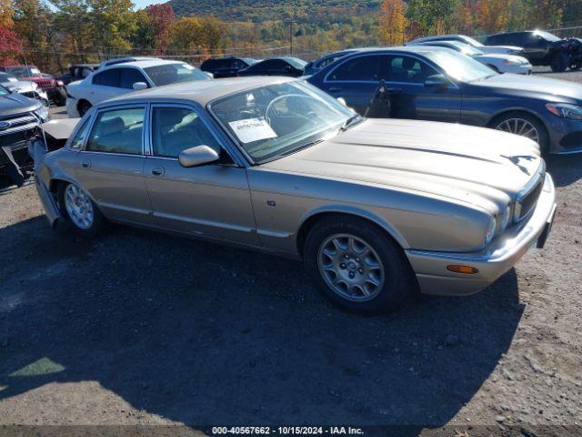  Salvage Jaguar Xj8