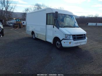  Salvage Isuzu Commercial Van