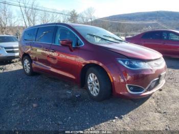  Salvage Chrysler Pacifica