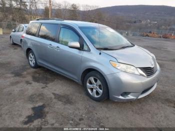  Salvage Toyota Sienna