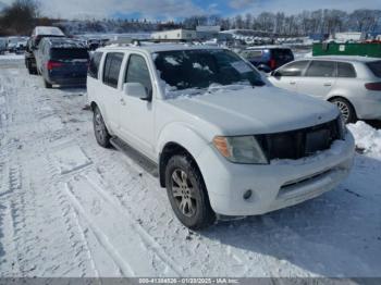  Salvage Nissan Pathfinder