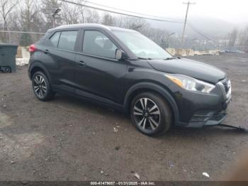  Salvage Nissan Kicks