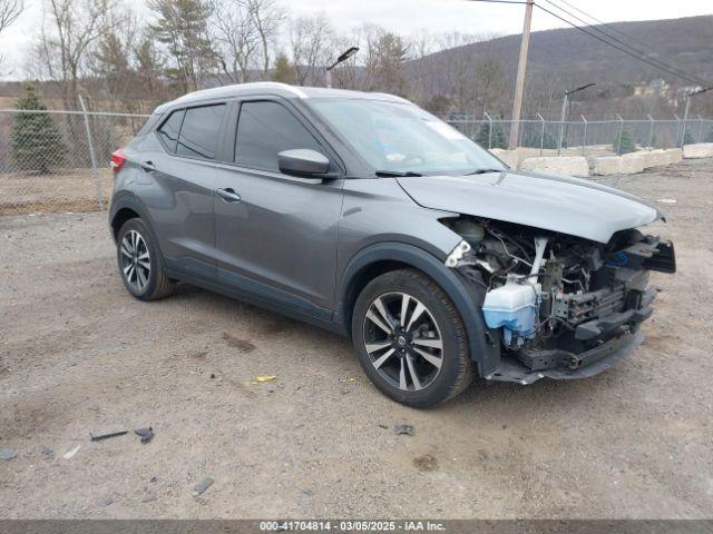  Salvage Nissan Kicks