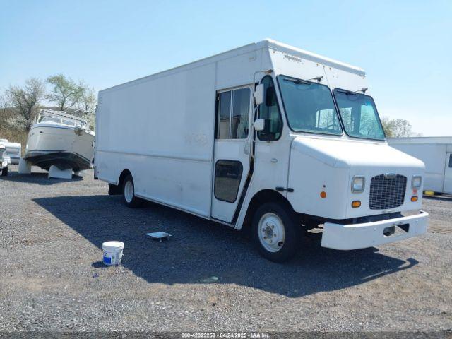  Salvage Freightliner Chassis