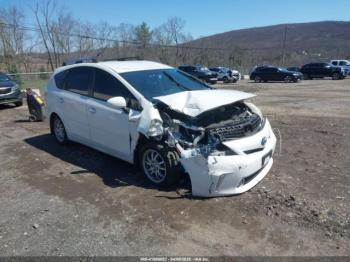  Salvage Toyota Prius v
