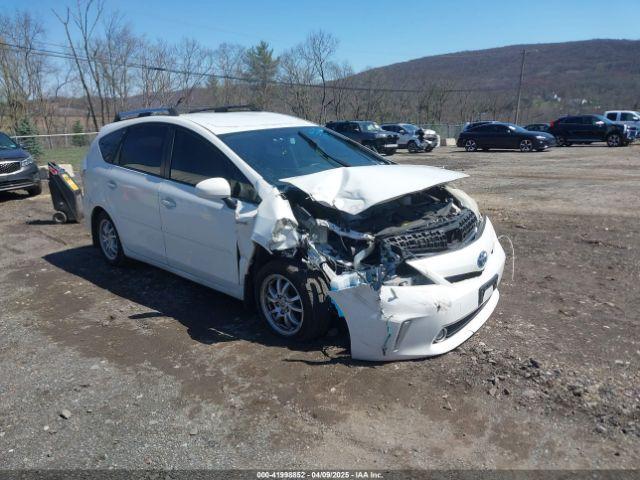  Salvage Toyota Prius v