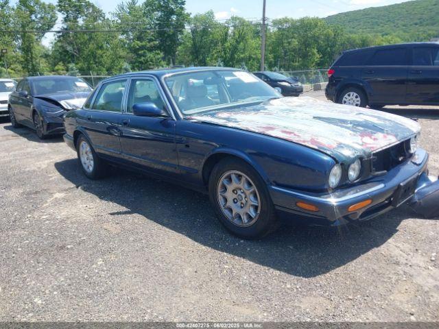  Salvage Jaguar Xj8