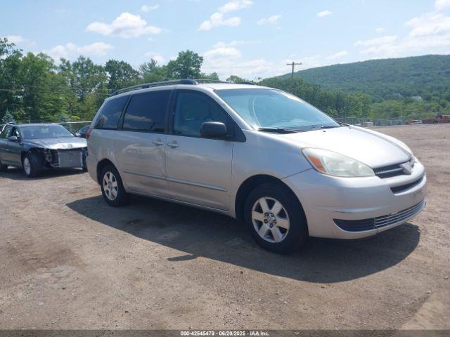  Salvage Toyota Sienna