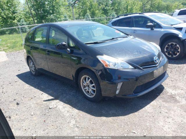  Salvage Toyota Prius v