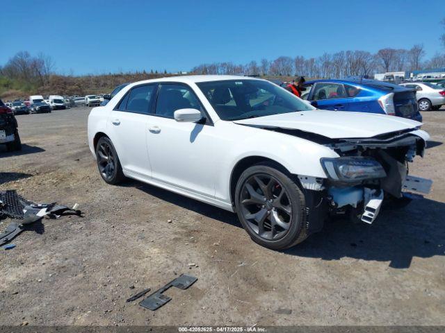  Salvage Chrysler 300