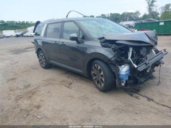  Salvage Kia Carnival