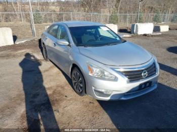  Salvage Nissan Altima