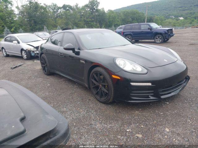  Salvage Porsche Panamera
