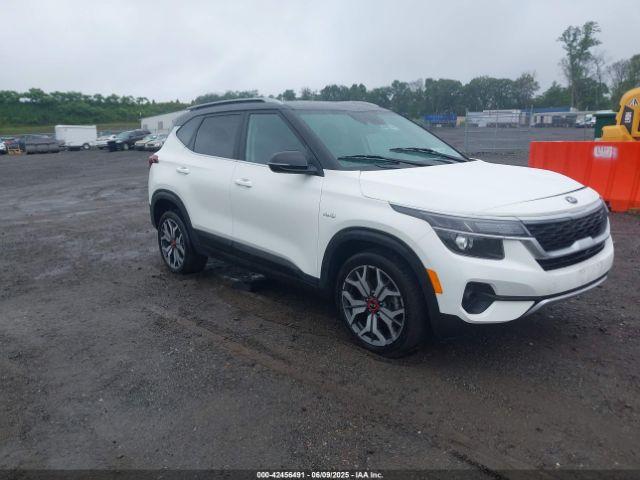  Salvage Kia Seltos