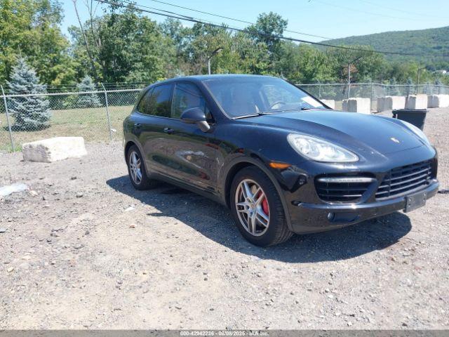  Salvage Porsche Cayenne