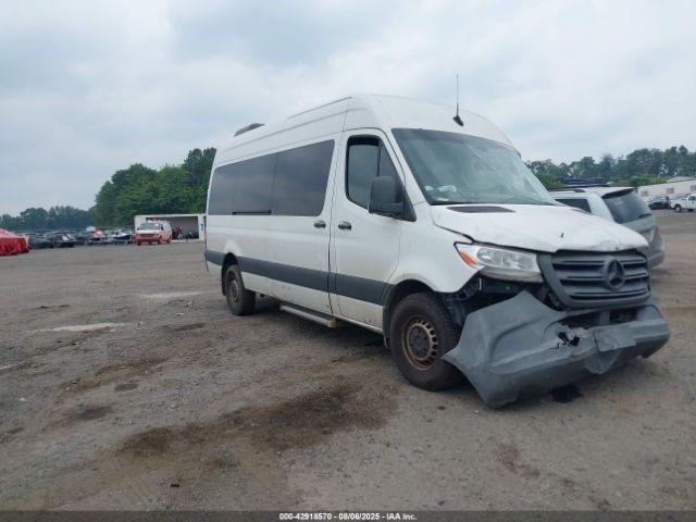  Salvage Mercedes-Benz Sprinter 2500