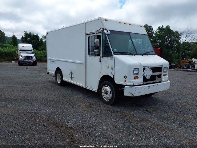  Salvage Freightliner Chassis