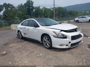  Salvage Nissan Maxima