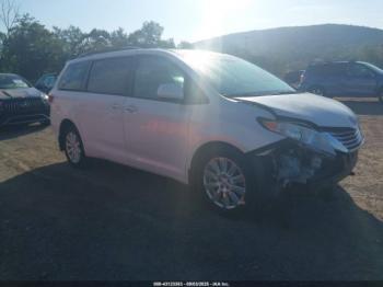  Salvage Toyota Sienna