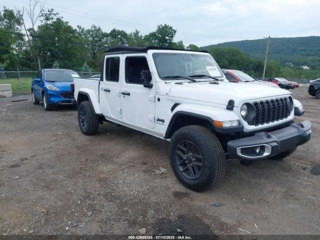  Salvage Jeep Gladiator