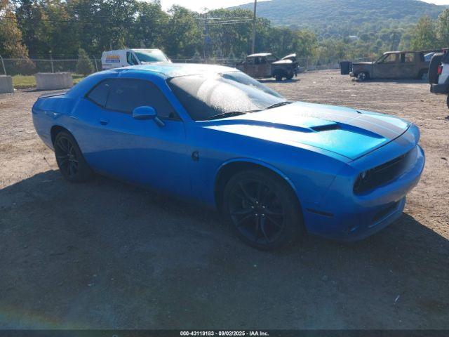  Salvage Dodge Challenger