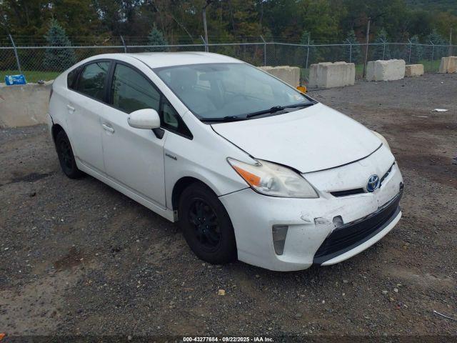  Salvage Toyota Prius