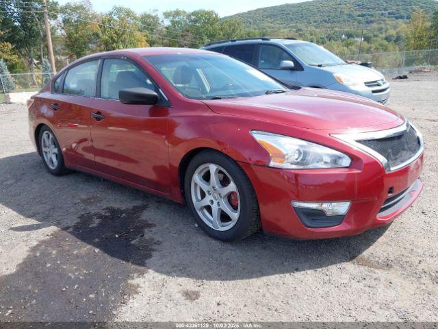 Salvage Nissan Altima