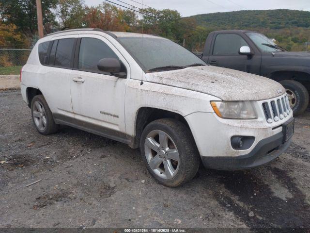 Salvage Jeep Compass