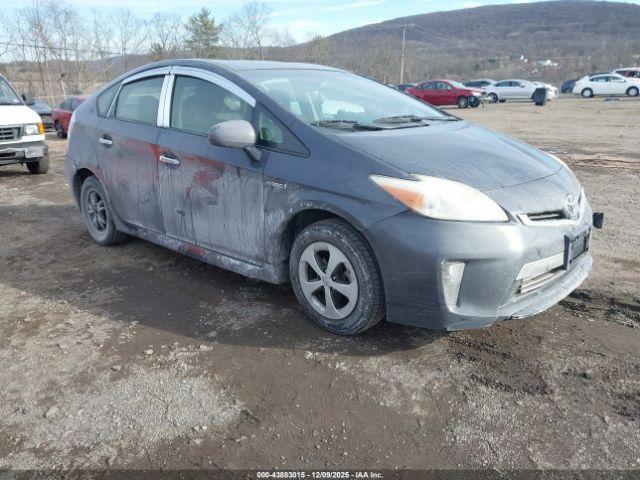  Salvage Toyota Prius