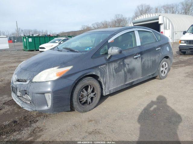 Toyota Prius Two Image 5