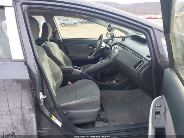 Toyota Prius Two Image 3