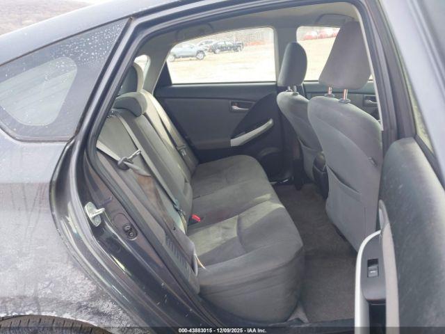 Toyota Prius Two Image 6