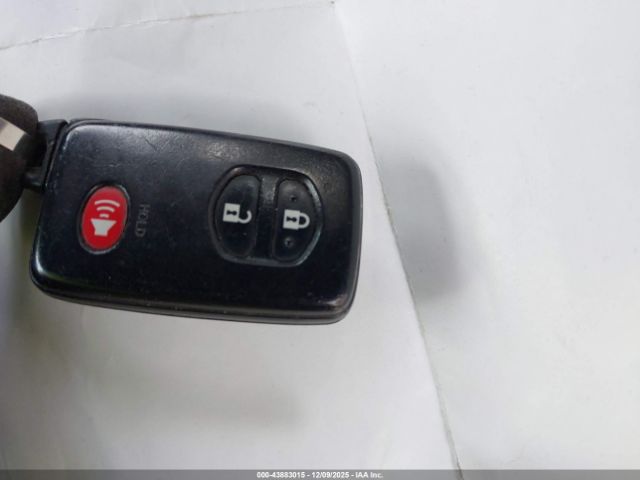 Toyota Prius Two Image 7