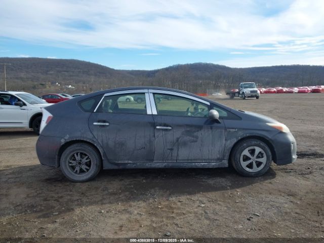 Toyota Prius Two Image 16