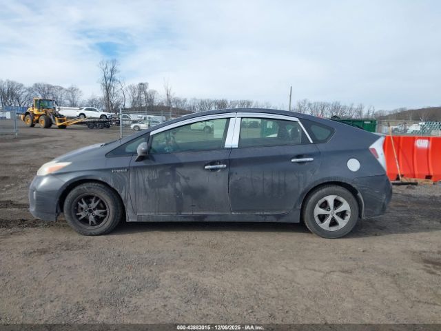 Toyota Prius Two Image 2