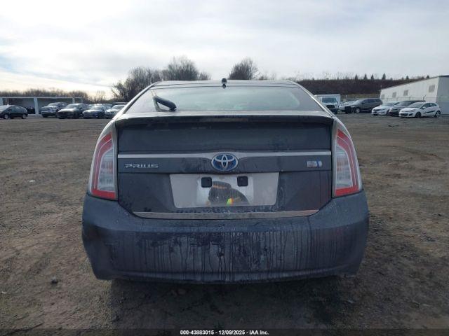 Toyota Prius Two Image 13