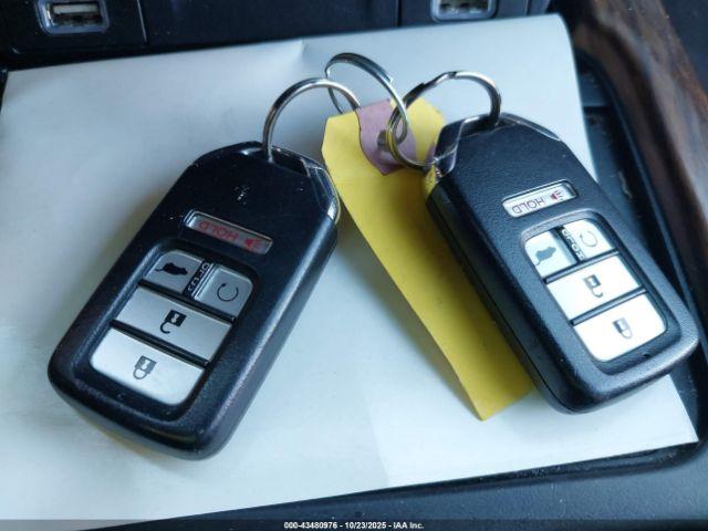 Honda CR-V Hybrid Touring Image 16