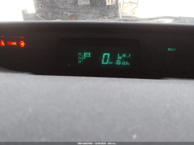 Toyota Prius Image 10