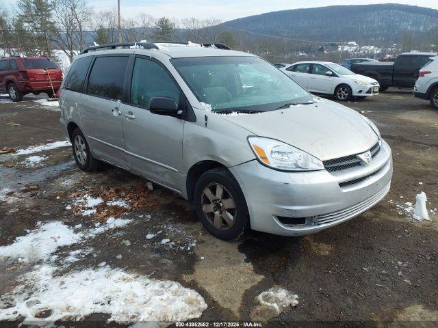  Salvage Toyota Sienna