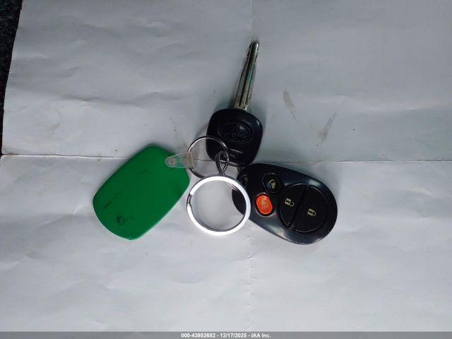 Toyota Sienna Le Image 8