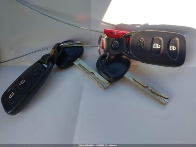 Hyundai ACCENT Se Image 11