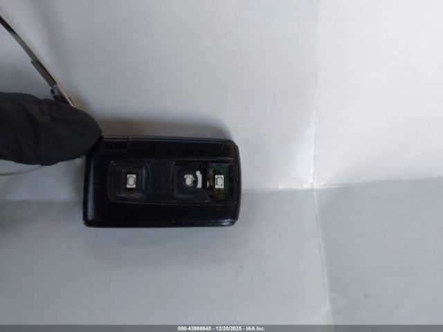 Toyota Prius Image 10