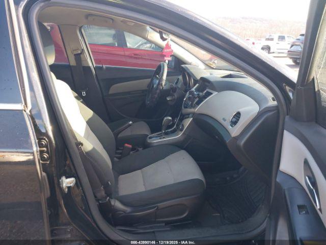 Chevrolet Cruze Ls Image 6