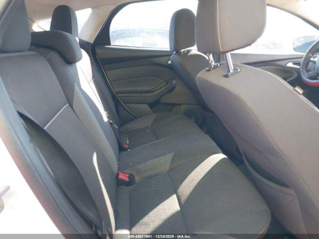 Ford Focus Se Image 9