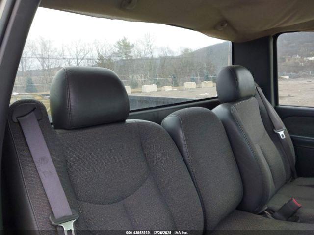 Chevrolet Silverado 1500 Work Truck Image 5