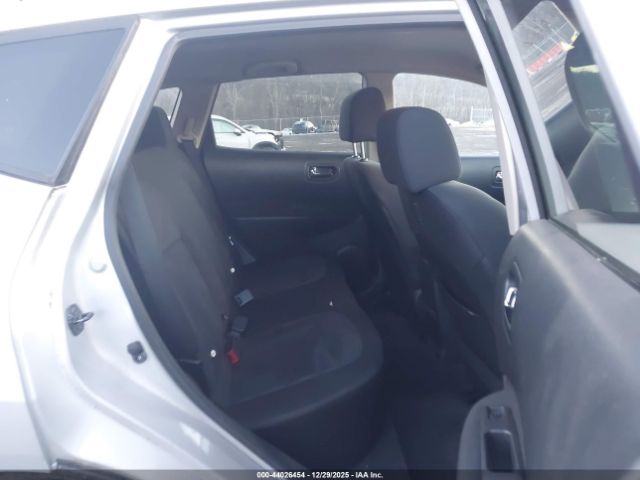 Nissan Rogue S Image 5